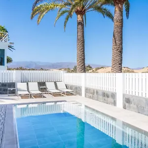 https://villa-oasis-maspalomas.in-canary-islands.com